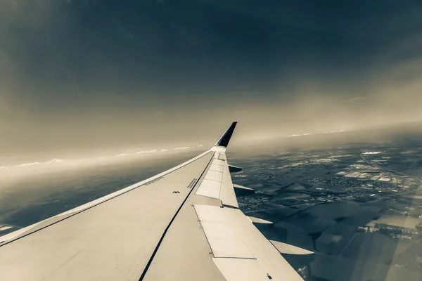 Blick Aus Dem Flugzeugfenster Flügel — Stockfoto