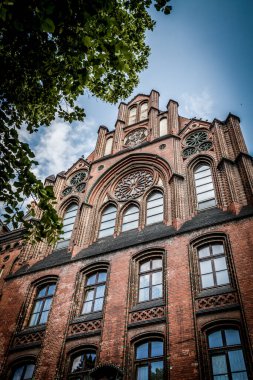 Wroclaw, Polonya - 17 Haziran 2019. Eski Polonya şehrinin mimarisi. Pençe