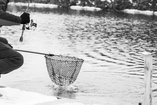 Pesca Alla Trota Sul Lago — Foto Stock