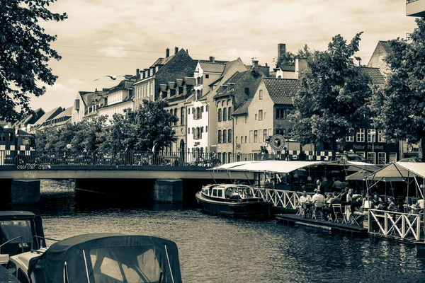 Copenhaga Dinamarca Julho 2019 Famoso Christianshavn Com Edifícios Coloridos Barcos — Fotografia de Stock