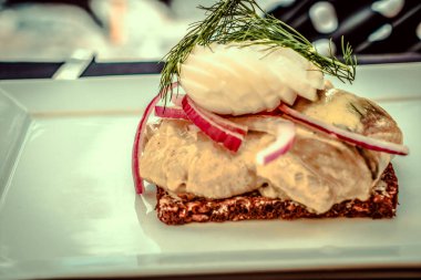 Geleneksel Danimarka Sandviçleri Tabakta