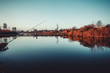 Balık tutmak, gölde balık tutmak.