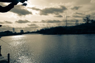 Balıkçılık, köy dinlenmesi. Rekreasyon temasının arkaplanı