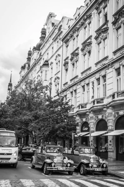 Schöne Straßen Und Architektur Des Herbstlichen Prag — Stockfoto