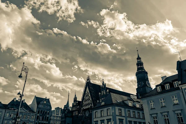 Straßen und Plätze der antiken europäischen Stadt — Stockbild Straßen Und Plätze Der Antiken Europäischen Stadt — Stockfoto