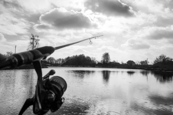 Pesca Del Luccio Sul Lago — Foto Stock