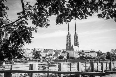 Muhteşem Mimarlık ve Kırbaç Kiliseleri