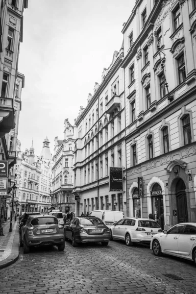 프라하의 아름다운 거리와 — 스톡 사진