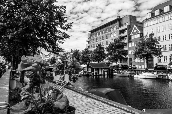 Copenhagen Denmark July 2019 Famous Christianshavn Colorful Buildings Boats Copenhagen — Stockfoto