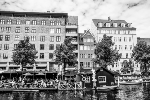 Copenhague Dinamarca Julio 2019 Famoso Christianshavn Con Coloridos Edificios Barcos — Foto de Stock