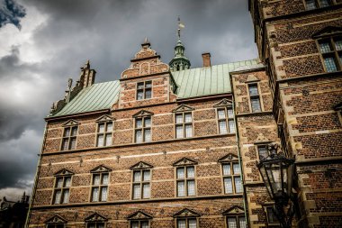 Kopenhag, Danimarka - 24 Temmuz 2019. Kopenhag 'daki Güzel Rosenborg Kalesi
