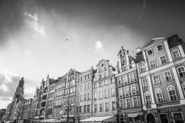 Muhteşem Mimarlık ve Kırbaç Kiliseleri