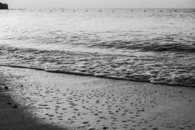 Deniz kenarında güzel gündoğumu