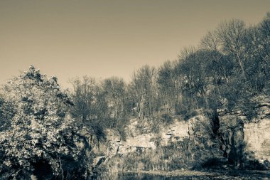 Güzel bir tarihi parkta muhteşem bir sonbahar.