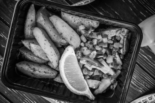 Gebakken Aardappel Met Vis Groenten — Stockfoto