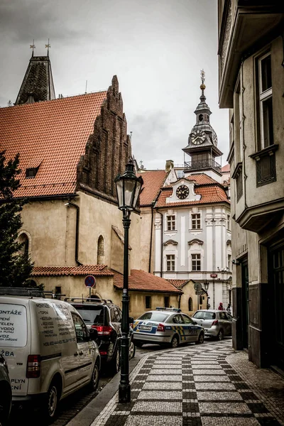 Czech Republic 9月21日プラハの美しい通りと秋の建築 — ストック写真