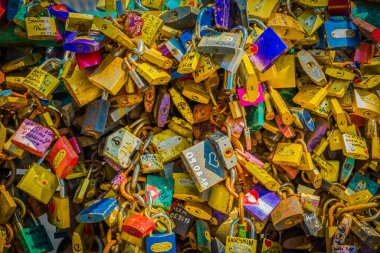 Wroclaw şehrinin caddeleri ve evleri. Şehir manzarası