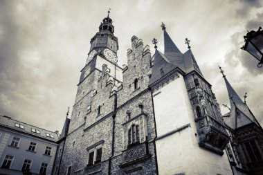 Wroclaw 'daki güzel pazar meydanı, güzel eski evler.