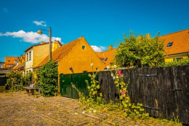 Resimli bir köyde güzel bir Danimarka mimarisi