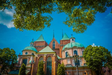 Eski Polonya şehrinin mimarisi. Pençe