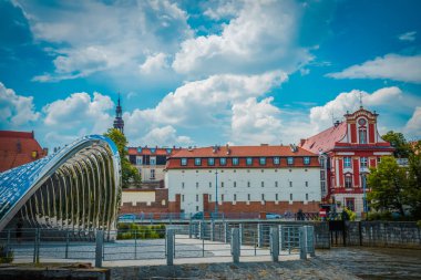 Muhteşem Mimarlık ve Kırbaç Kiliseleri