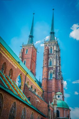 Muhteşem Mimarlık ve Kırbaç Kiliseleri