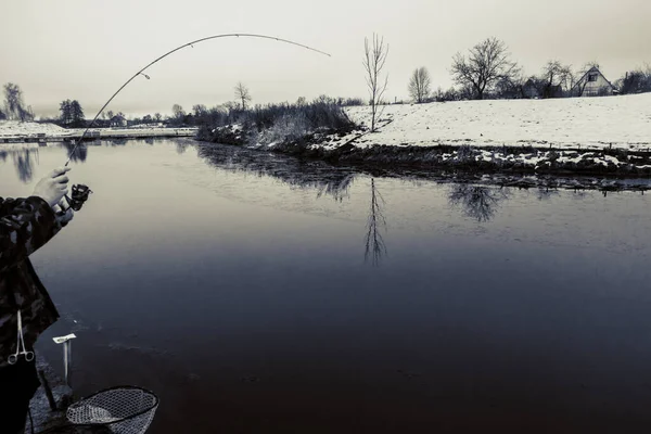 Pesca Alla Trota Sul Lago — Foto Stock