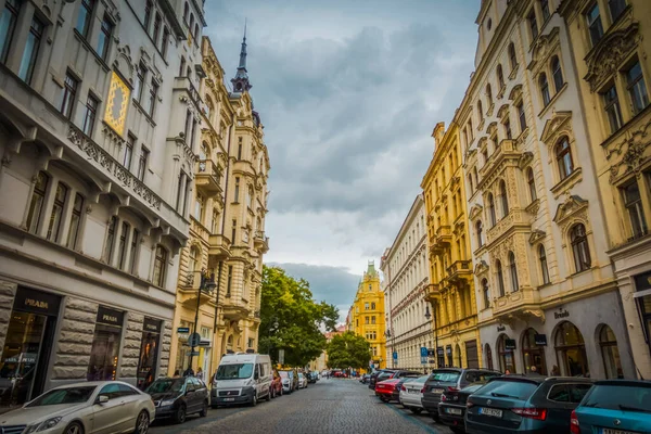 Güz Prag 'ın güzel sokakları ve mimarisi