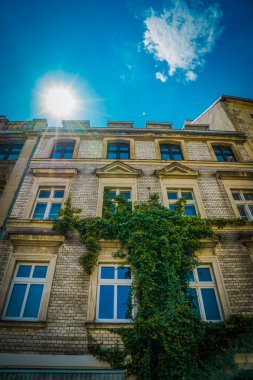 Eski Polonya şehrinin mimarisi. Pençe