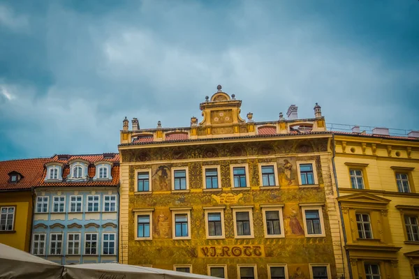 Güz Prag 'ın güzel sokakları ve mimarisi
