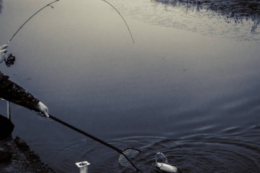 Gölde alabalık avı