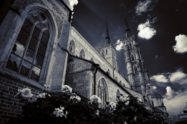 Muhteşem Mimarlık ve Kırbaç Kiliseleri