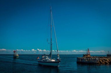Yatları olan güzel Danimarka limanı
