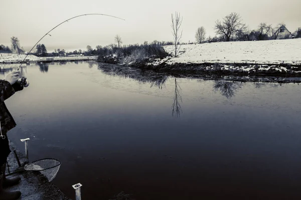 Pesca Alla Trota Sul Lago — Foto Stock