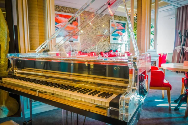 Restoranda Otomatik Piyano — Stok fotoğraf