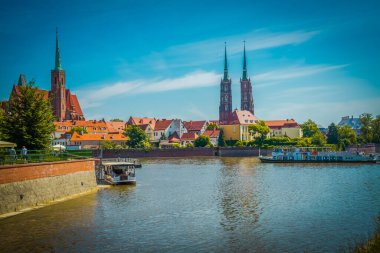 Muhteşem Mimarlık ve Kırbaç Kiliseleri