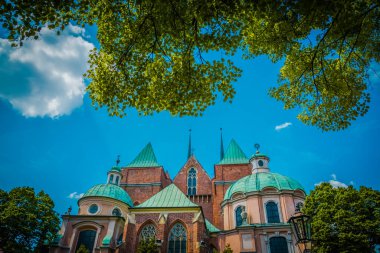 Eski Polonya şehrinin mimarisi. Pençe