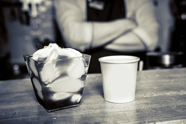 Café Helado Sobre Fondo Madera —  Fotos de Stock