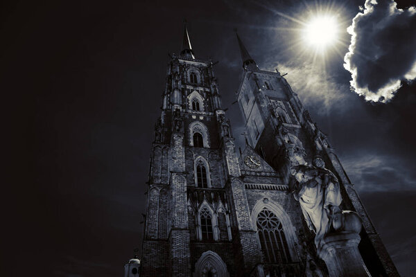 Замечательная архитектура и Вроцлавская церковь