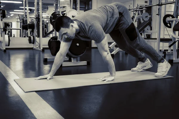 Man Går För Sport Gymmet — Stockfoto