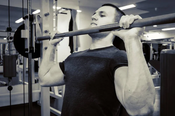 Een Man Gaat Sporten Sportschool — Stockfoto