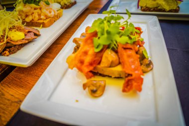 Geleneksel Danimarka Sandviçleri Tabakta