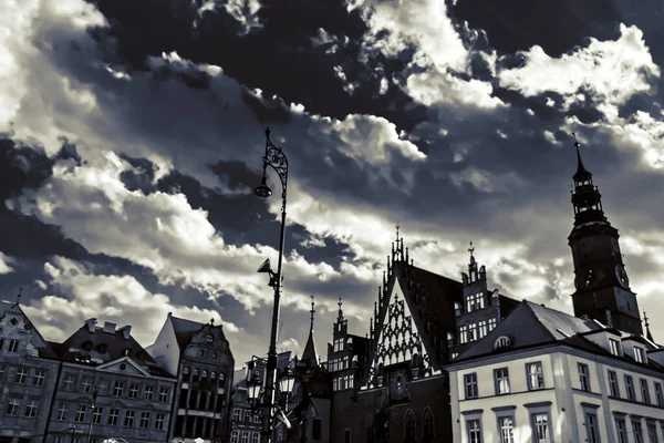 欧洲古城的街道和广场 — 图库照片