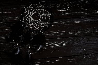 Tahta arka planda düş kapanı