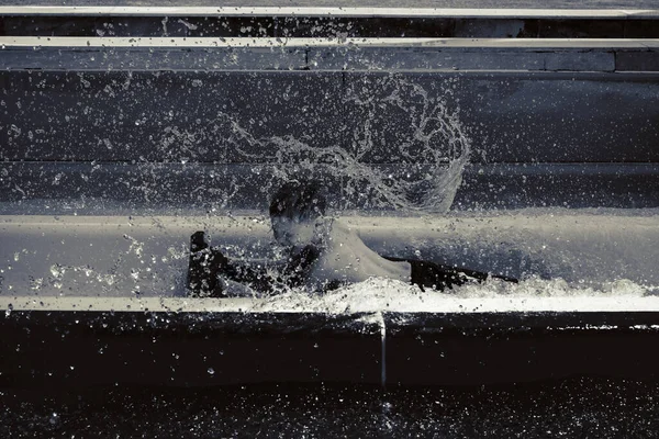 Garçon Monte Toboggan Dans Parc Aquatique — Photo