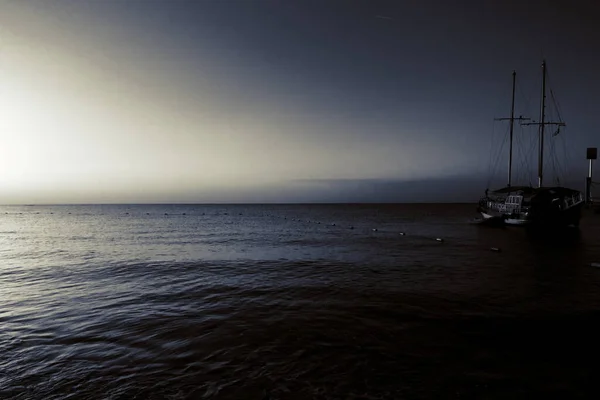 海沿いの美しい日の出 — ストック写真