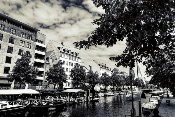 Copenhagen Denmark July 2019 Famous Christianshavn Colorful Buildings Boats Copenhagen — Stockfoto