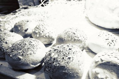 Büfede güzel bir ekmek gösterisi.