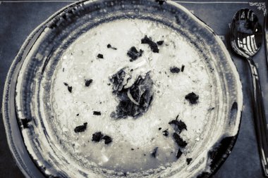 Tabak yiyecek arka planında domates çorbası