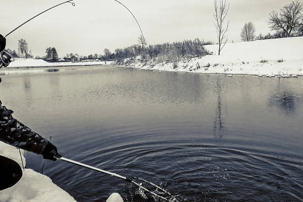 Pesca Alla Trota Sul Lago — Foto Stock